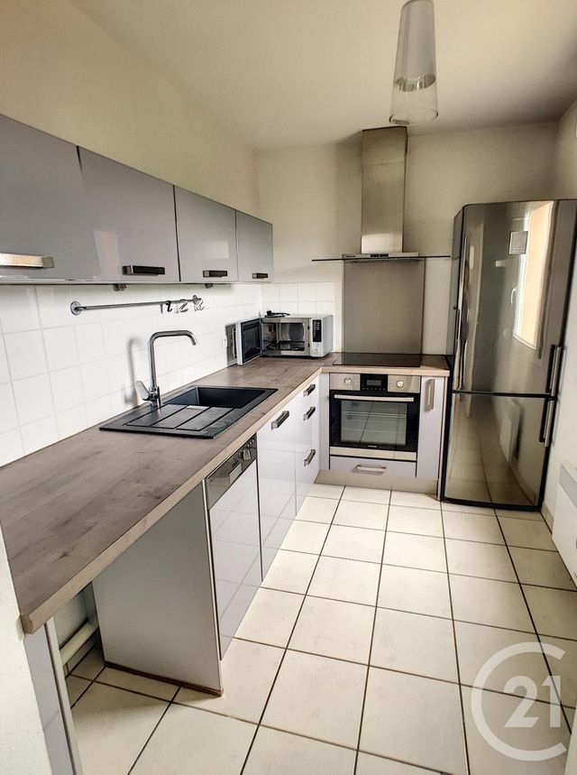 Afficher la photo en grand Appartement F4 à louer - 4 pièces - 71.56 m2 - DEVILLE LES ROUEN - 76 - HAUTE-NORMANDIE - Century 21 Bruno Ferrand
