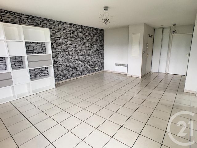Afficher la photo en grand Appartement F4 à louer - 4 pièces - 71.56 m2 - DEVILLE LES ROUEN - 76 - HAUTE-NORMANDIE - Century 21 Bruno Ferrand