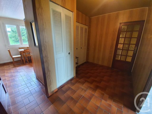 Appartement F3 à vendre - 3 pièces - 66.11 m2 - CANTELEU - 76 - HAUTE-NORMANDIE - Century 21 Bruno Ferrand Appartement F3 à vendre - 3 pièces - 66.11 m2 - CANTELEU - 76 - HAUTE-NORMANDIE - Century 21 Bruno Ferrand