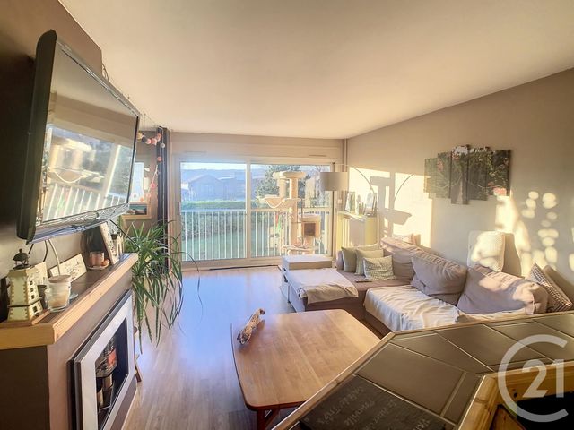 Appartement F3 à louer - 4 pièces - 83.9 m2 - DEVILLE LES ROUEN - 76 - HAUTE-NORMANDIE - Century 21 Bruno Ferrand