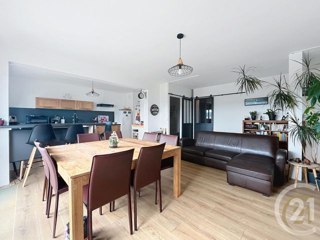 Afficher la photo en grand Appartement F3 à vendre - 3 pièces - 73.9 m2 - DEVILLE LES ROUEN - 76 - HAUTE-NORMANDIE - Century 21 Bruno Ferrand