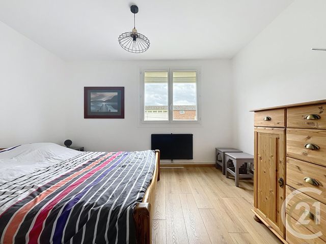 Afficher la photo en grand Appartement F3 à vendre - 3 pièces - 73.9 m2 - DEVILLE LES ROUEN - 76 - HAUTE-NORMANDIE - Century 21 Bruno Ferrand