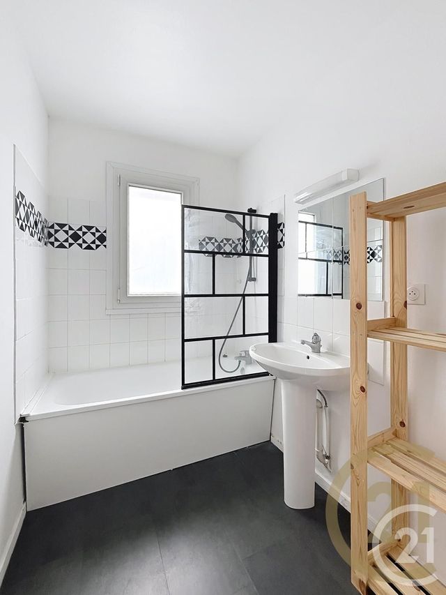 Appartement F4 à louer - 4 pièces - 74.65 m2 - CANTELEU - 76 - HAUTE-NORMANDIE - Century 21 Bruno Ferrand