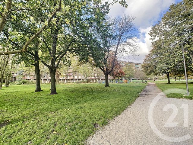 Afficher la photo en grand Appartement F3 à louer - 3 pièces - 55.31 m2 - SOTTEVILLE LES ROUEN - 76 - HAUTE-NORMANDIE - Century 21 Bruno Ferrand
