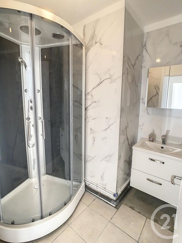 Afficher la photo en grand Appartement F3 à louer - 3 pièces - 55.31 m2 - SOTTEVILLE LES ROUEN - 76 - HAUTE-NORMANDIE - Century 21 Bruno Ferrand