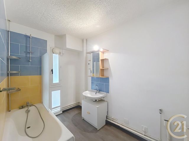 Appartement F3 à louer - 3 pièces - 67.0 m2 - DEVILLE LES ROUEN - 76 - HAUTE-NORMANDIE - Century 21 Bruno Ferrand