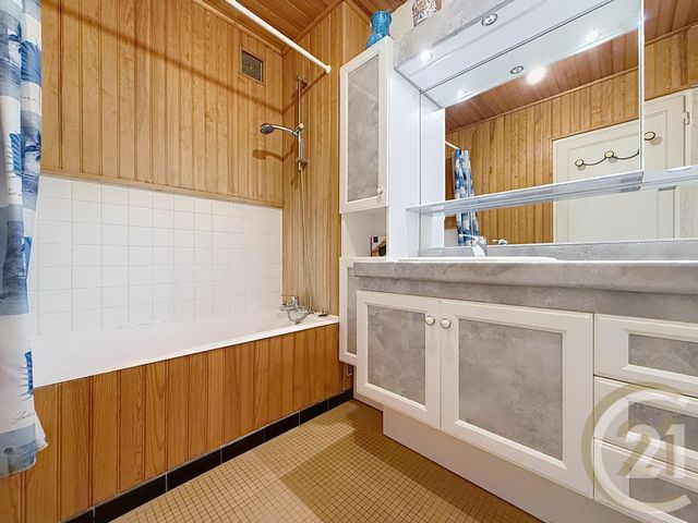 Appartement T4 à vendre - 4 pièces - 77.26 m2 - DEVILLE LES ROUEN - 76 - HAUTE-NORMANDIE - Century 21 Bruno Ferrand