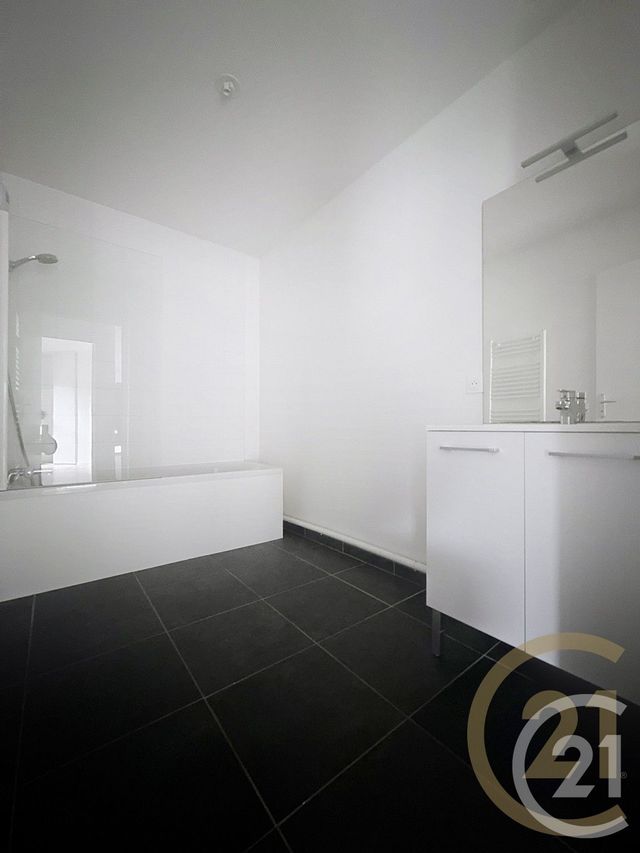 Appartement F3 à vendre - 3 pièces - 60.33 m2 - NOTRE DAME DE BONDEVILLE - 76 - HAUTE-NORMANDIE - Century 21 Bruno Ferrand