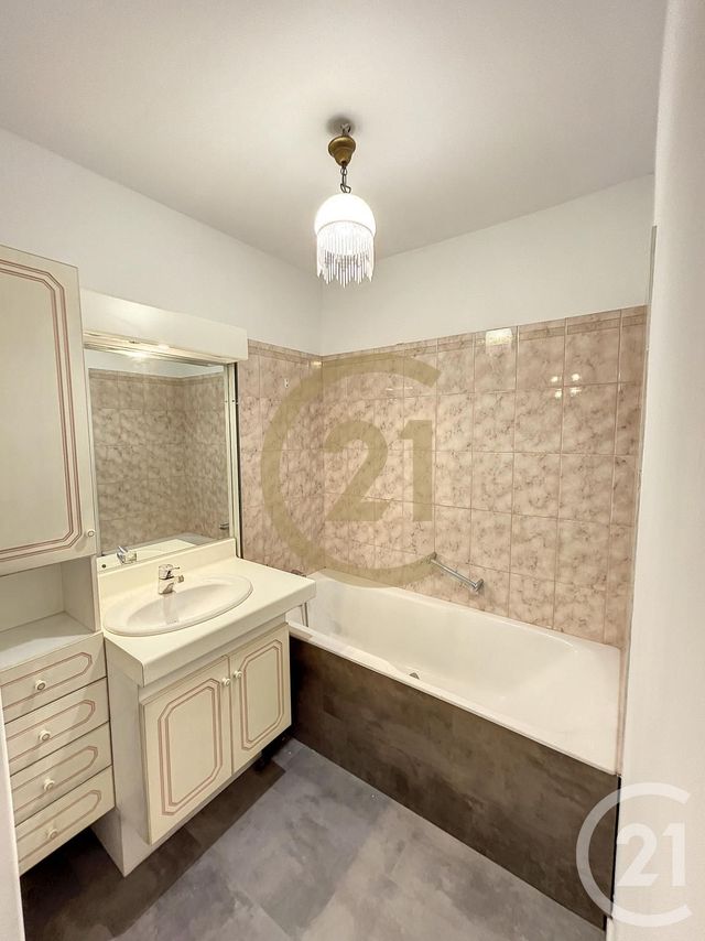 Appartement F2 à louer - 2 pièces - 52.0 m2 - DEVILLE LES ROUEN - 76 - HAUTE-NORMANDIE - Century 21 Bruno Ferrand