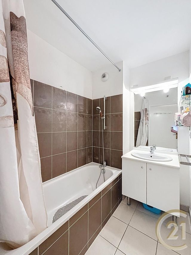 Appartement à vendre - 3 pièces - 61.0 m2 - DEVILLE LES ROUEN - 76 - HAUTE-NORMANDIE - Century 21 Bruno Ferrand