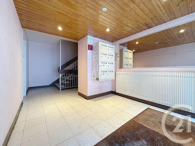 Appartement T3 à vendre - 3 pièces - 66.39 m2 - DEVILLE LES ROUEN - 76 - HAUTE-NORMANDIE - Century 21 Bruno Ferrand