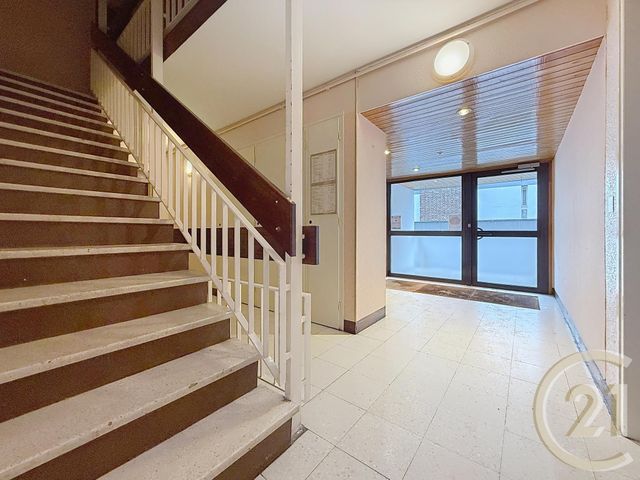 Appartement T3 à vendre - 3 pièces - 66.39 m2 - DEVILLE LES ROUEN - 76 - HAUTE-NORMANDIE - Century 21 Bruno Ferrand