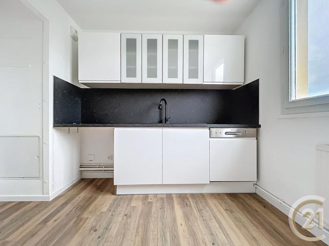 Appartement F2 à louer - 2 pièces - 57.6 m2 - DEVILLE LES ROUEN - 76 - HAUTE-NORMANDIE - Century 21 Bruno Ferrand