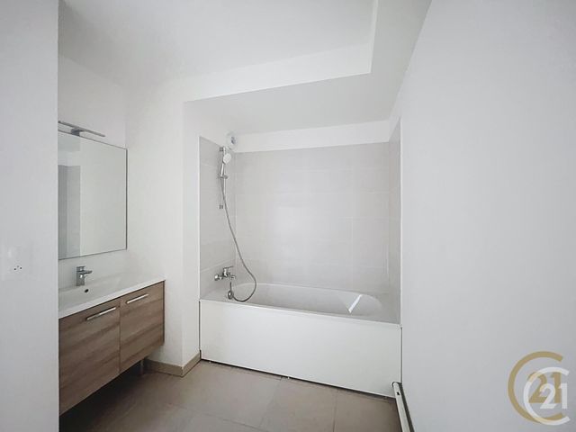 Appartement à louer - 3 pièces - 60.34 m2 - DEVILLE LES ROUEN - 76 - HAUTE-NORMANDIE - Century 21 Bruno Ferrand