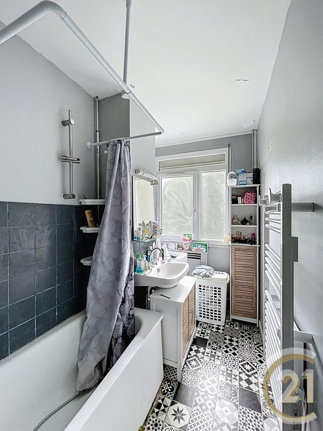 Appartement F3 à louer - 3 pièces - 55.13 m2 - DEVILLE LES ROUEN - 76 - HAUTE-NORMANDIE - Century 21 Bruno Ferrand