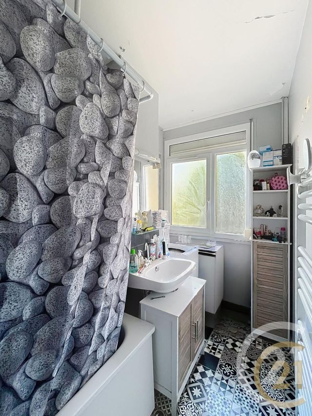 Appartement F3 à louer - 3 pièces - 55.13 m2 - DEVILLE LES ROUEN - 76 - HAUTE-NORMANDIE - Century 21 Bruno Ferrand