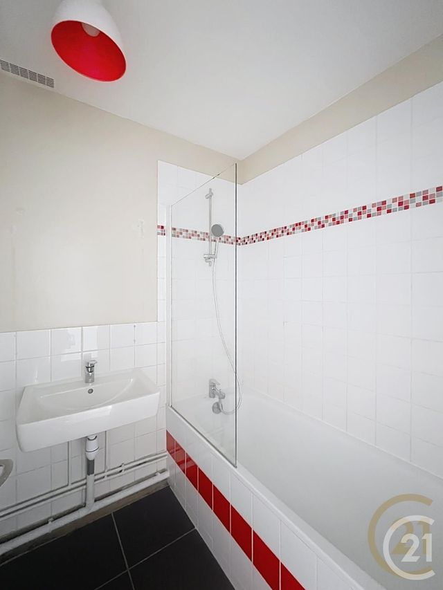 Appartement F3 à louer - 3 pièces - 67.48 m2 - MAROMME - 76 - HAUTE-NORMANDIE - Century 21 Bruno Ferrand