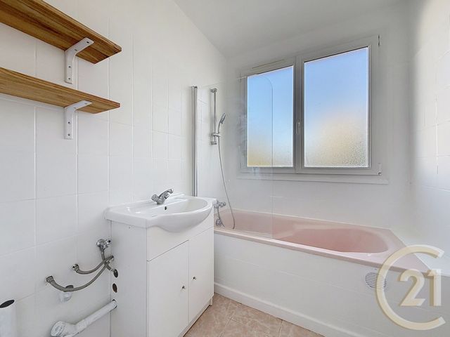 Appartement T3 à vendre - 3 pièces - 59.93 m2 - MAROMME - 76 - HAUTE-NORMANDIE - Century 21 Bruno Ferrand