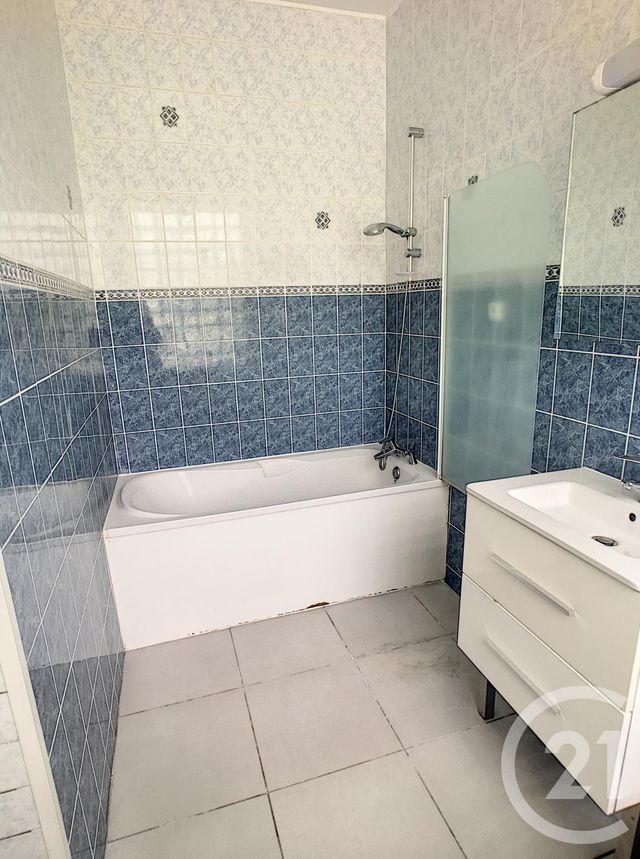 Appartement F2 à louer - 2 pièces - 54.31 m2 - MALAUNAY - 76 - HAUTE-NORMANDIE - Century 21 Bruno Ferrand