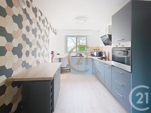 Appartement F4 à louer - 4 pièces - 75.08 m2 - DEVILLE LES ROUEN - 76 - HAUTE-NORMANDIE - Century 21 Bruno Ferrand