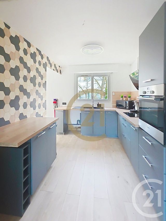 Appartement F4 à louer - 4 pièces - 75.08 m2 - DEVILLE LES ROUEN - 76 - HAUTE-NORMANDIE - Century 21 Bruno Ferrand