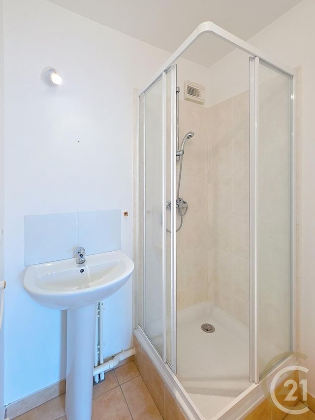 Appartement F4 à louer - 4 pièces - 73.23 m2 - DEVILLE LES ROUEN - 76 - HAUTE-NORMANDIE - Century 21 Bruno Ferrand