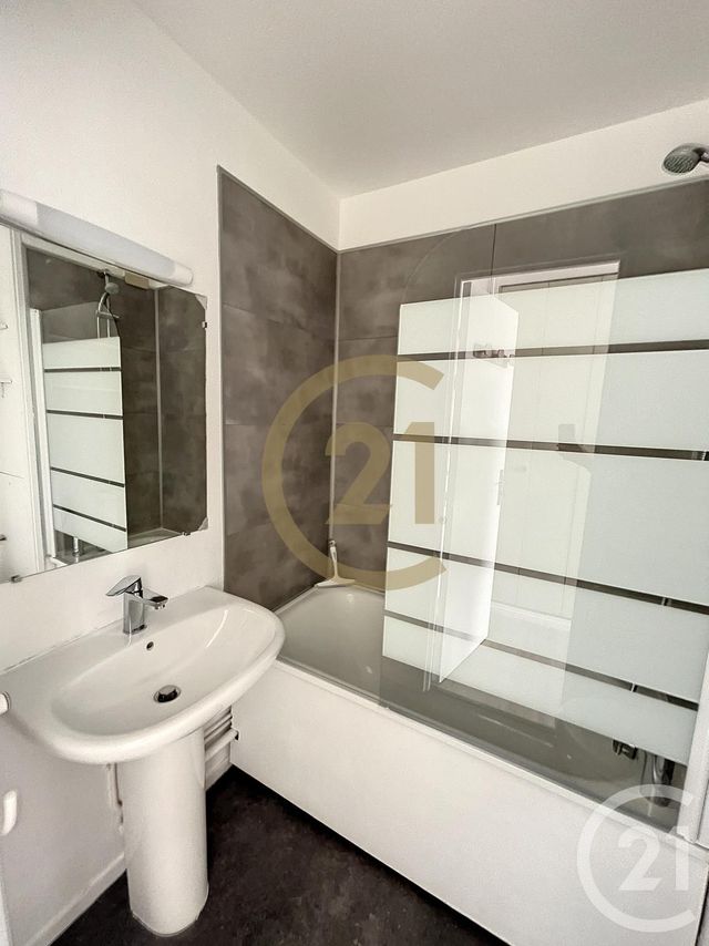 Appartement F1 à louer - 1 pièce - 21.8 m2 - MONT ST AIGNAN - 76 - HAUTE-NORMANDIE - Century 21 Bruno Ferrand