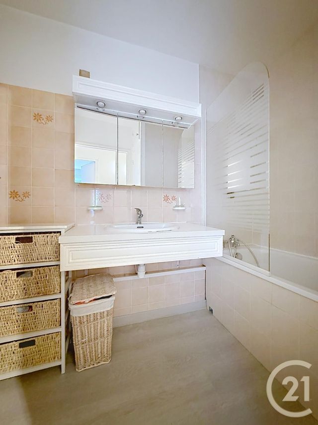 Appartement F5 à vendre - 5 pièces - 86.86 m2 - DEVILLE LES ROUEN - 76 - HAUTE-NORMANDIE - Century 21 Bruno Ferrand