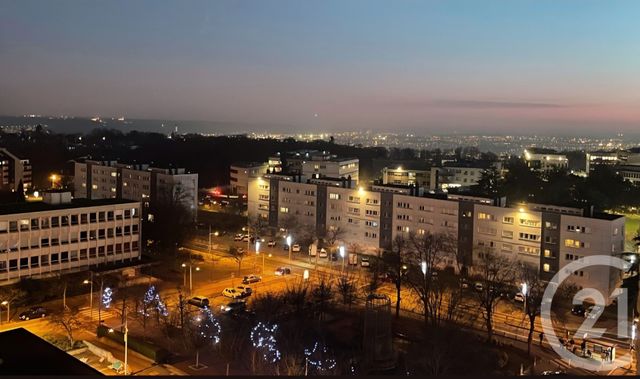 Appartement F4 à louer - 4 pièces - 80.56 m2 - MONT ST AIGNAN - 76 - HAUTE-NORMANDIE - Century 21 Bruno Ferrand