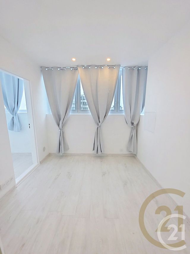 Appartement F4 à louer - 4 pièces - 80.56 m2 - MONT ST AIGNAN - 76 - HAUTE-NORMANDIE - Century 21 Bruno Ferrand