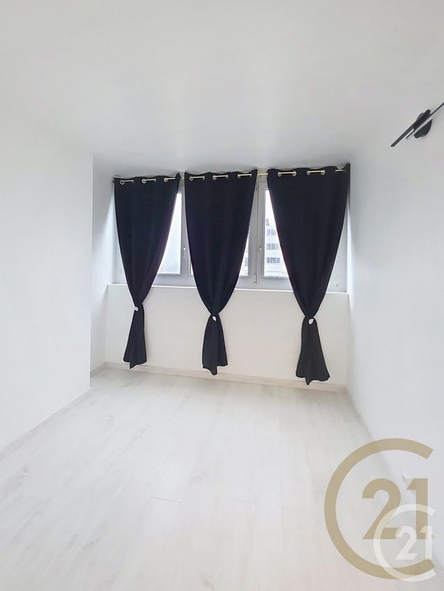 Appartement F4 à louer - 4 pièces - 80.56 m2 - MONT ST AIGNAN - 76 - HAUTE-NORMANDIE - Century 21 Bruno Ferrand