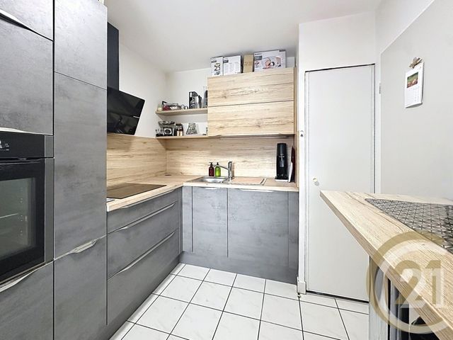 Appartement F3 à vendre - 3 pièces - 61.87 m2 - LE PETIT QUEVILLY - 76 - HAUTE-NORMANDIE - Century 21 Bruno Ferrand