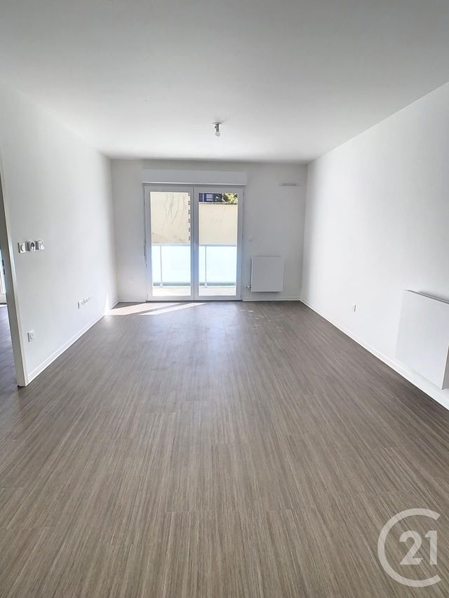 Appartement F2 à louer - 2 pièces - 40.92 m2 - DEVILLE LES ROUEN - 76 - HAUTE-NORMANDIE - Century 21 Bruno Ferrand