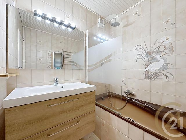 Appartement F3 à vendre - 3 pièces - 66.15 m2 - DEVILLE LES ROUEN - 76 - HAUTE-NORMANDIE - Century 21 Bruno Ferrand