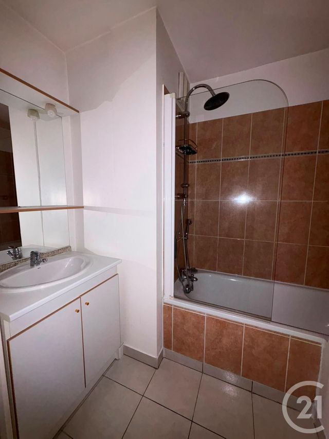 Appartement F3 à louer - 3 pièces - 56.98 m2 - ROUEN - 76 - HAUTE-NORMANDIE - Century 21 Bruno Ferrand