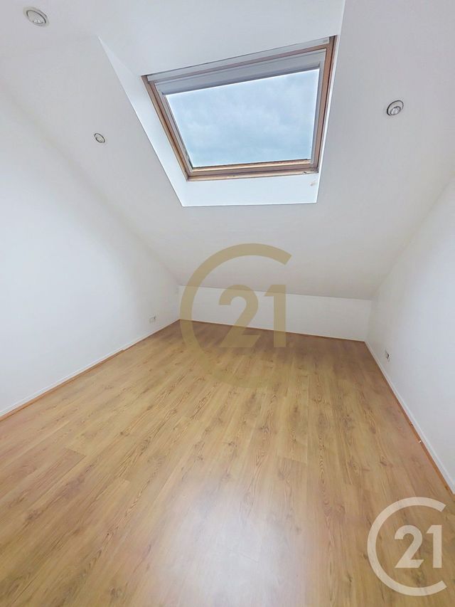 Appartement F5 à louer - 5 pièces - 139.27 m2 - MALAUNAY - 76 - HAUTE-NORMANDIE - Century 21 Bruno Ferrand