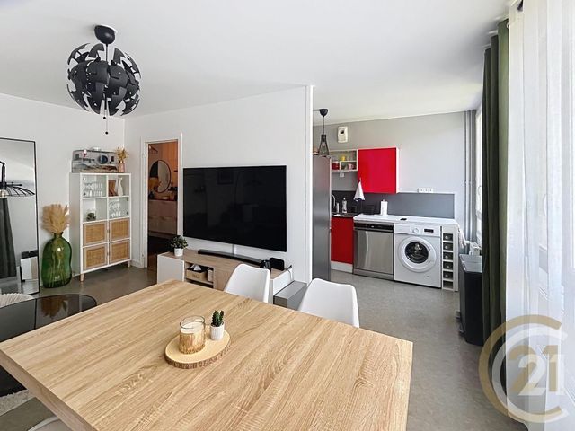 Appartement F3 à louer - 3 pièces - 70.8 m2 - DEVILLE LES ROUEN - 76 - HAUTE-NORMANDIE - Century 21 Bruno Ferrand