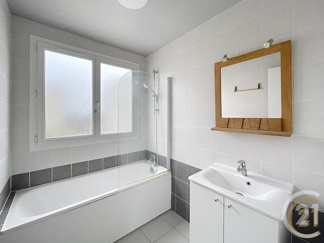 Appartement F4 à louer - 4 pièces - 71.95 m2 - MAROMME - 76 - HAUTE-NORMANDIE - Century 21 Bruno Ferrand