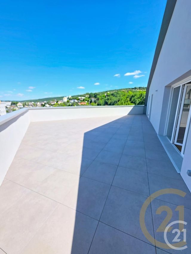 Appartement F4 à louer - 5 pièces - 115.6 m2 - NOTRE DAME DE BONDEVILLE - 76 - HAUTE-NORMANDIE - Century 21 Bruno Ferrand