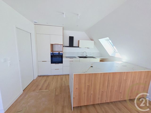 Appartement F4 à louer - 5 pièces - 115.6 m2 - NOTRE DAME DE BONDEVILLE - 76 - HAUTE-NORMANDIE - Century 21 Bruno Ferrand