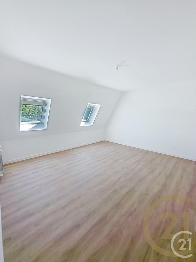 Appartement F4 à louer - 5 pièces - 115.6 m2 - NOTRE DAME DE BONDEVILLE - 76 - HAUTE-NORMANDIE - Century 21 Bruno Ferrand
