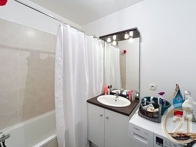 Appartement F3 à louer - 5 pièces - 86.0 m2 - DEVILLE LES ROUEN - 76 - HAUTE-NORMANDIE - Century 21 Bruno Ferrand