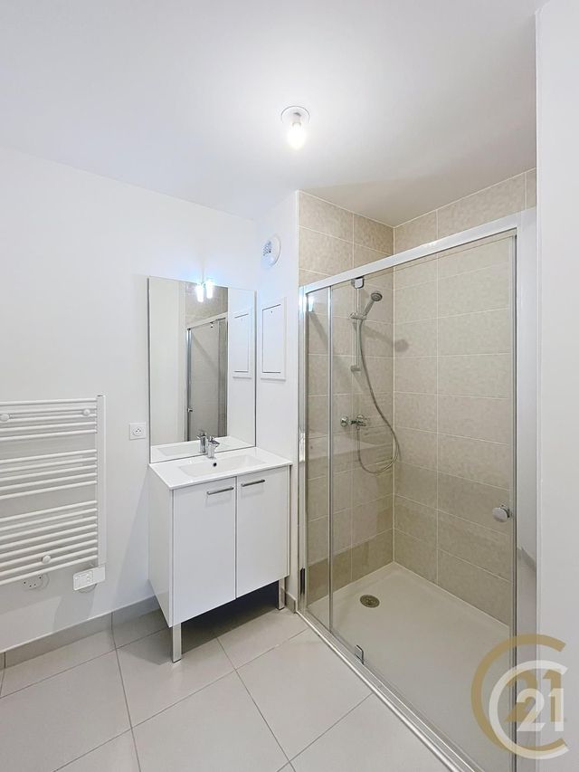Appartement F3 à louer - 3 pièces - 62.66 m2 - SOTTEVILLE LES ROUEN - 76 - HAUTE-NORMANDIE - Century 21 Bruno Ferrand