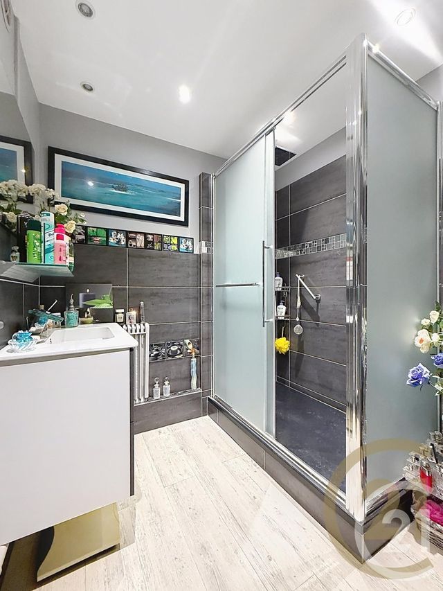 Appartement F4 à vendre - 4 pièces - 80.59 m2 - DEVILLE LES ROUEN - 76 - HAUTE-NORMANDIE - Century 21 Bruno Ferrand