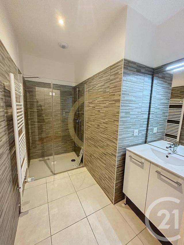 Appartement F3 à louer - 3 pièces - 64.06 m2 - DEVILLE LES ROUEN - 76 - HAUTE-NORMANDIE - Century 21 Bruno Ferrand